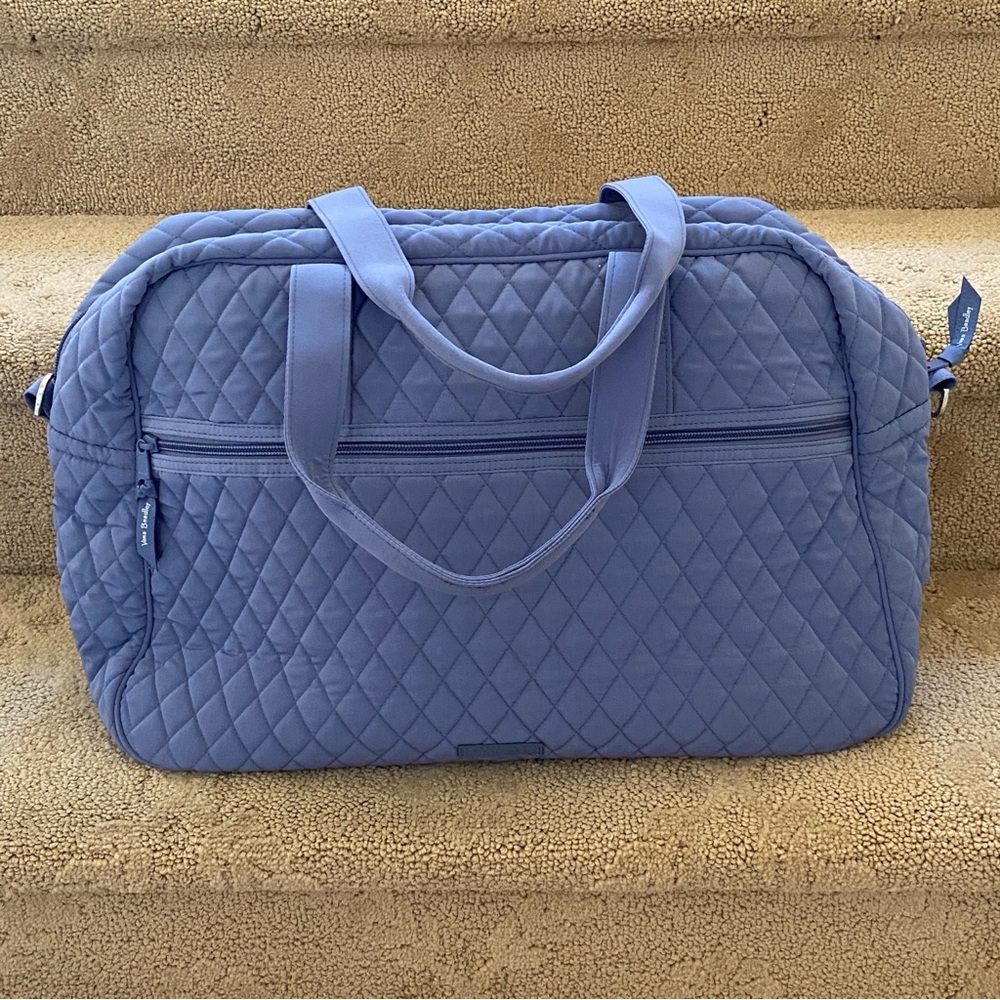Vera Bradley Quilted Travel Weekender Bag with Strap! Excellent Condition